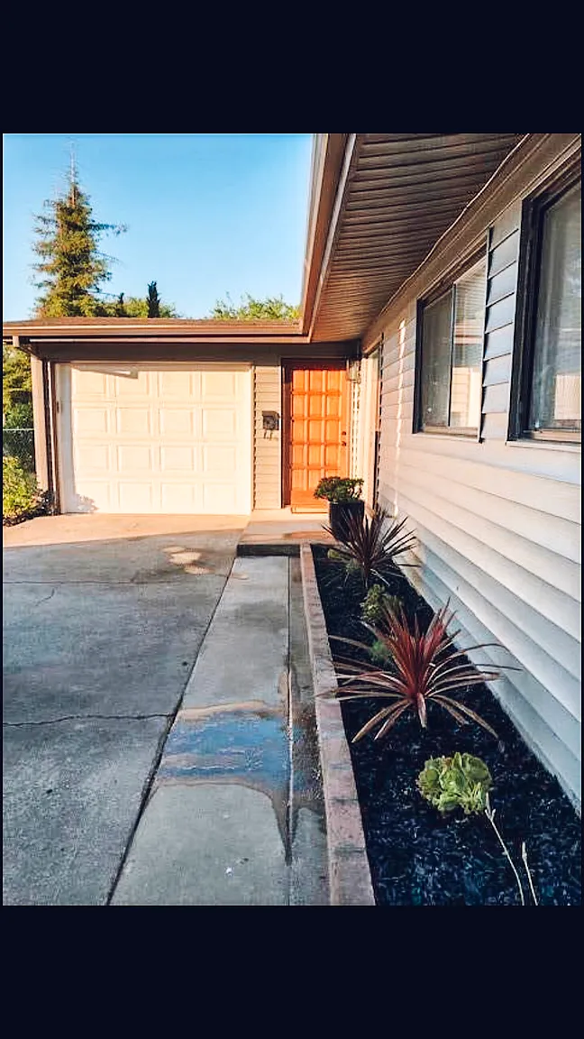 6516 Juneau Way photo 1