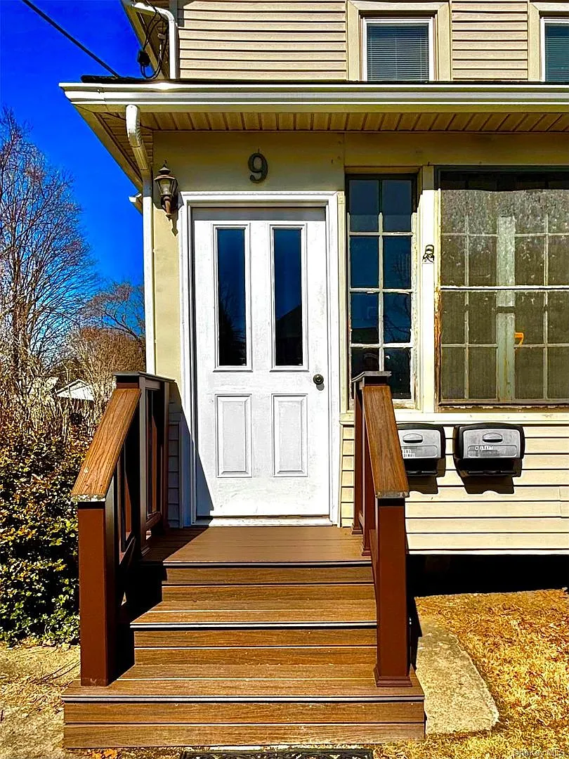 Building Photo - 9 Parker Ave