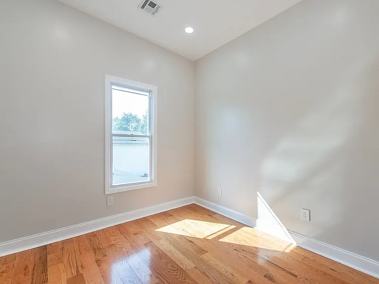 26 Washington St #4-2L — Photo 5