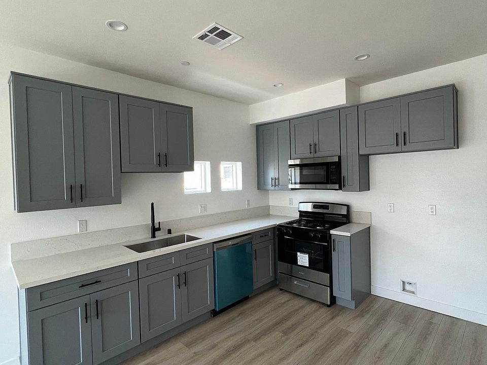 2nd image of 1817 Arapahoe St #1817