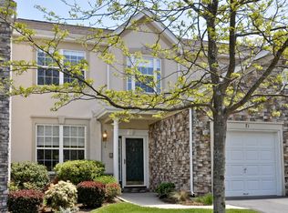 71 Ebersohl Cir, Whitehouse Station, NJ 08889