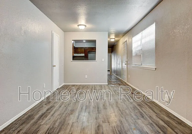 310 NW 118th St — Photo 10