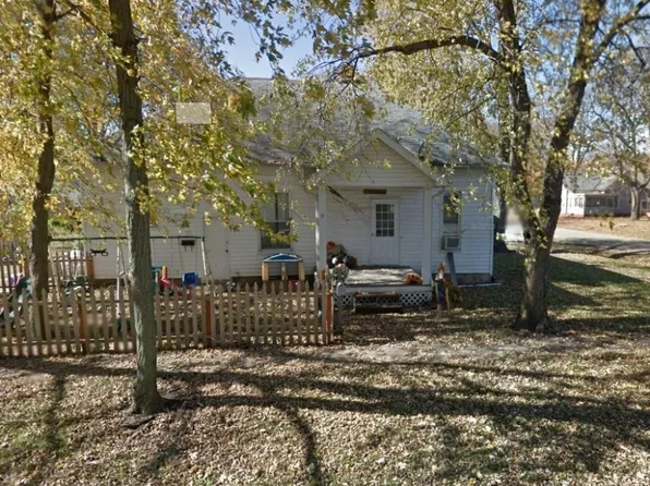 315 N Graham St, Sullivan, IL 61951