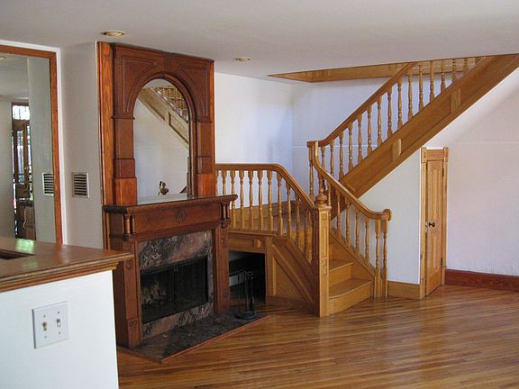 4th image of 2036 N Emerson St
