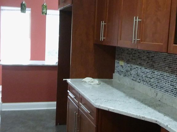 4th image of 1311 W Elmdale Ave #1