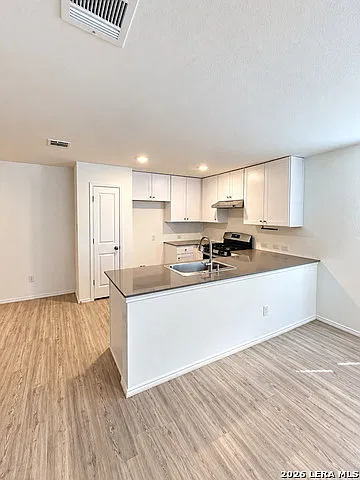 3 bed, 2.0 bath, 1498 sqft, $1,950 — Photo 4