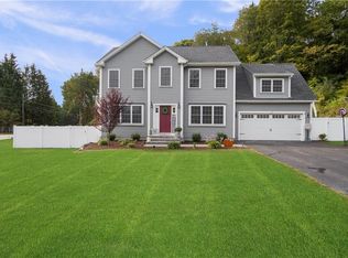 2 Blunders Way, North Smithfield, RI 02896