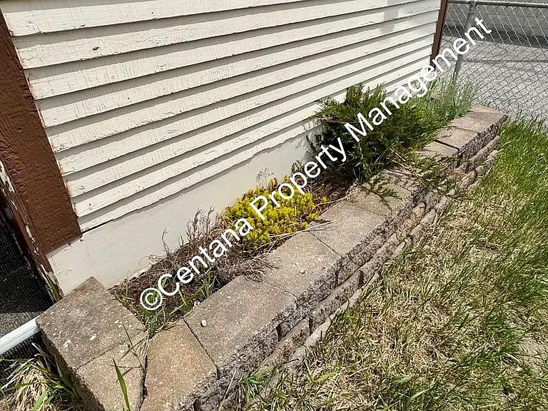 1130 Missouri Ave — Photo 3