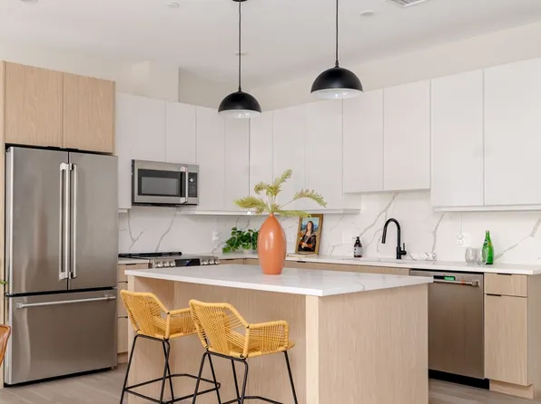 85 Myrtle St #110, Quincy, MA 02171