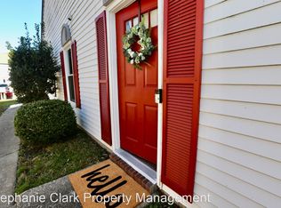 4875 Woods Edge Rd, Virginia Beach, VA 23462