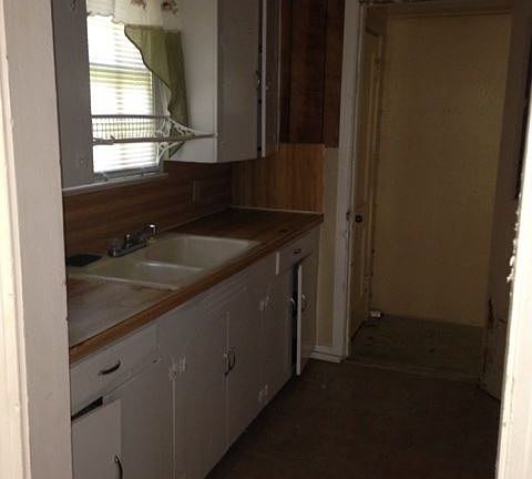 2nd image of 5916 Lexington Ave
