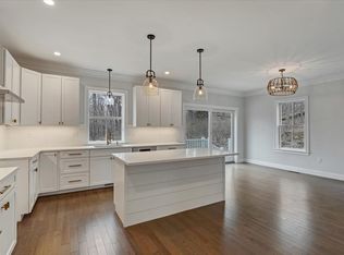 20-20.5 Maple St, Amesbury, MA 01913