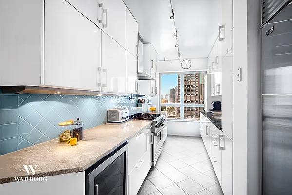 Rented by Warburg | media 18