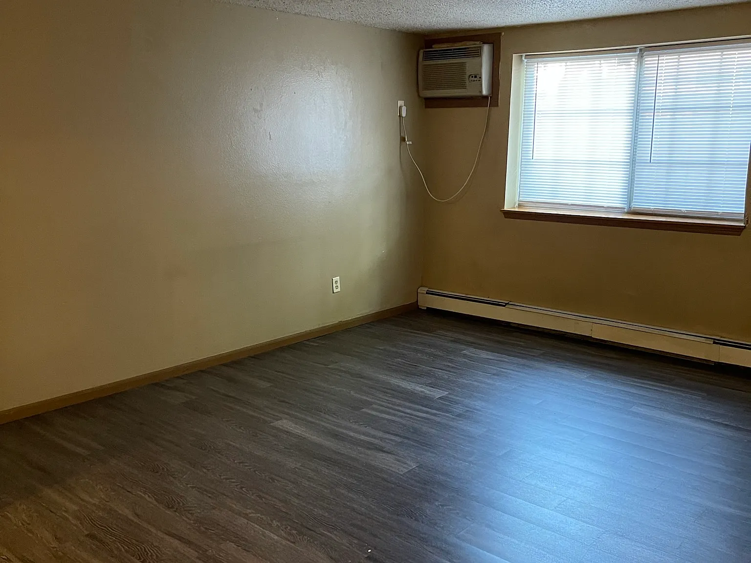 3 bed, $1,702 — Photo 4