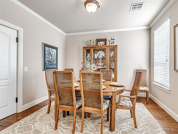 3rd image of 101 Chardonnay Ln