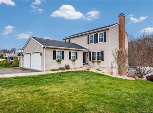 31 Hicksville Rd, Cromwell, CT 06416