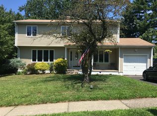8 Hook St, Orangeburg, NY