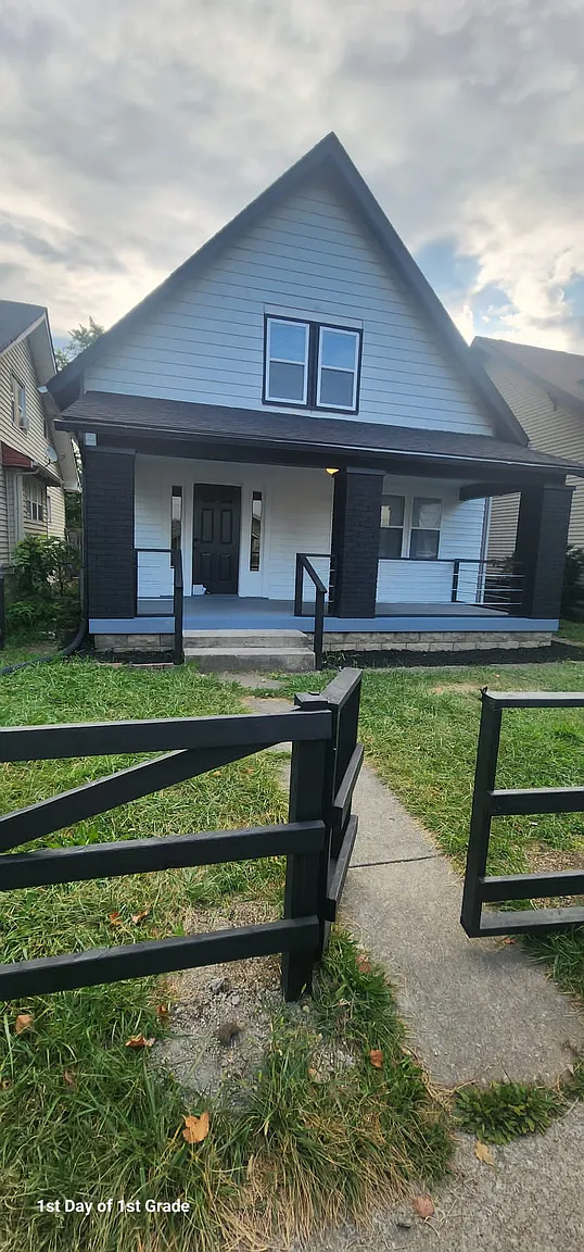 261 N Pershing Ave photo 1