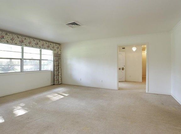 3rd image of 327 Westminster Dr