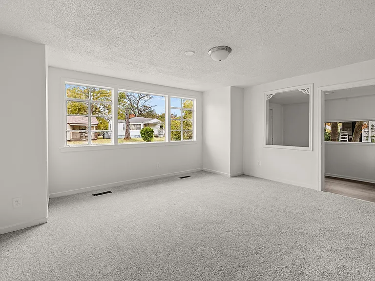 1893 Princeton Ct SW — Photo 4