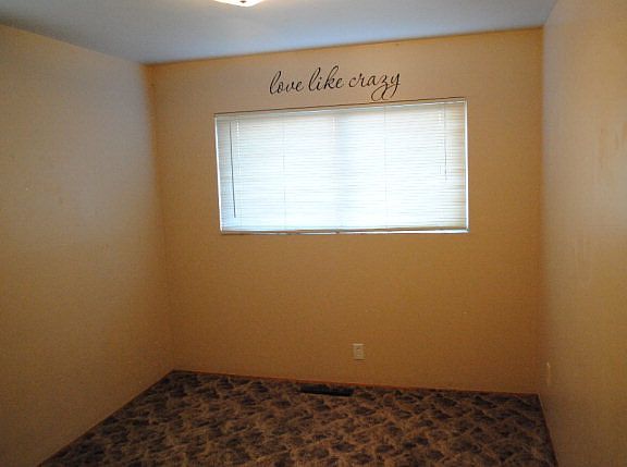 5th image of 385 Valley Dr