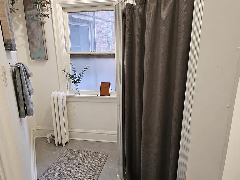 433 State St #4 — Photo 5