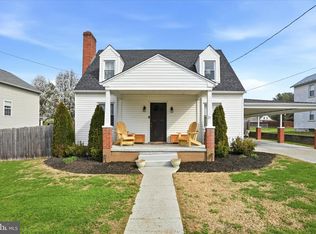 27 W 12th St, Front Royal, VA 22630