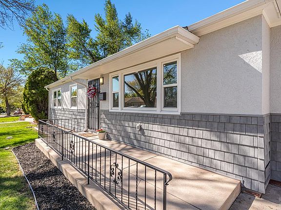 4th image of 1121 Alexander Cir