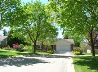 1008 Winnebago Ln, Fort Atkinson, WI 53538