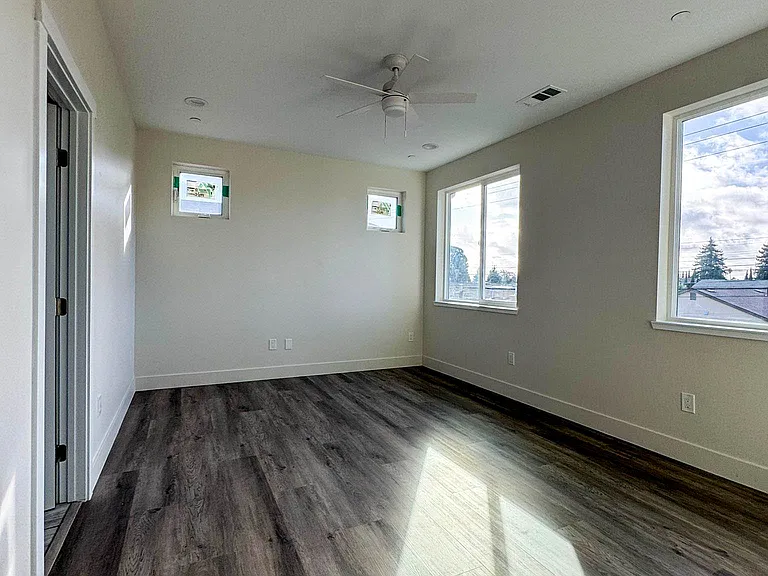 578 Marin Ave — Photo 5