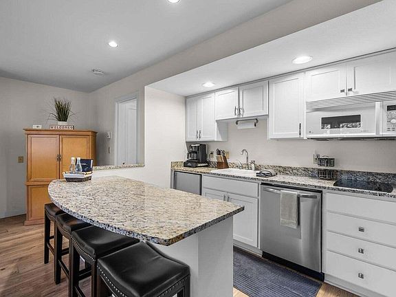 4th image of 18575 SW Century Dr #410