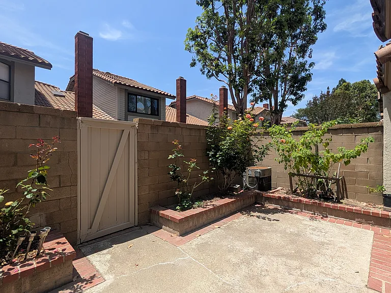 11518 Rochester Ct — Photo 15