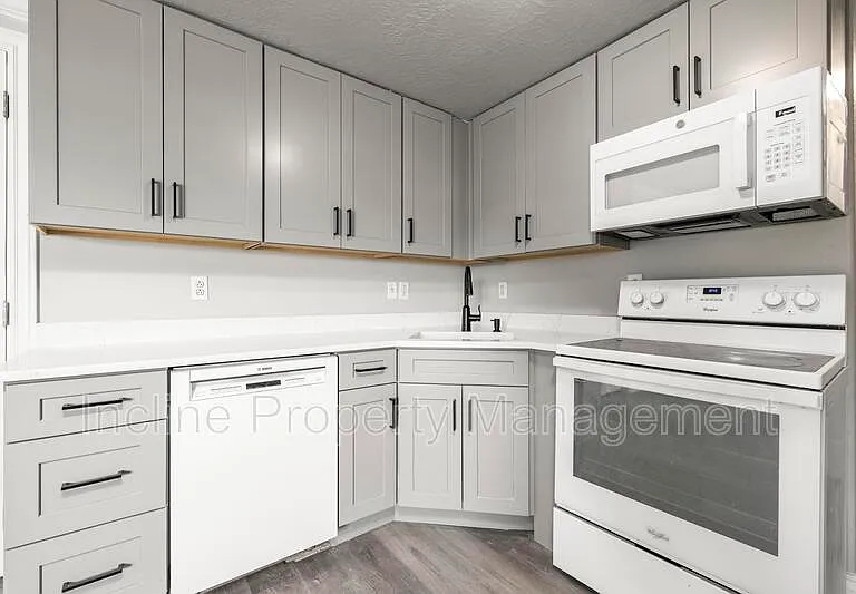 4016 S Sunrise Dr — Photo 5