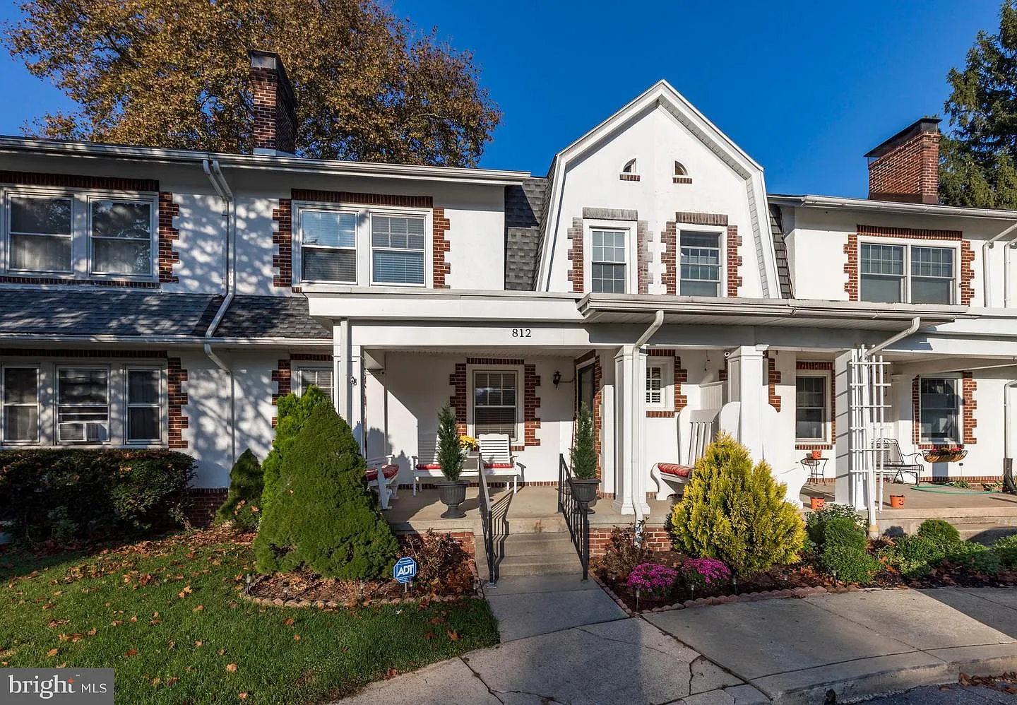 812 Holland Sq photo 1