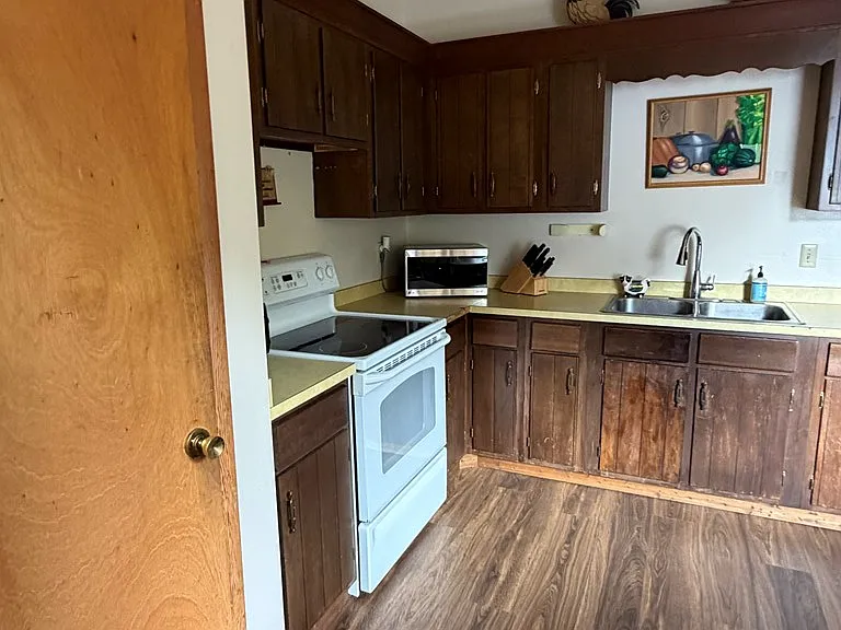 526 Red Bush School Rd — Photo 9