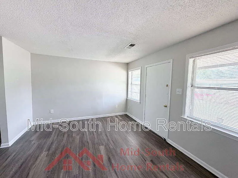 4 bed, 1.5 bath, 1107 sqft, $995 — Photo 4