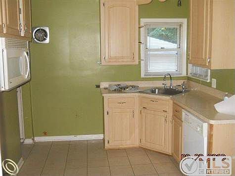 kitchen 1.JPG