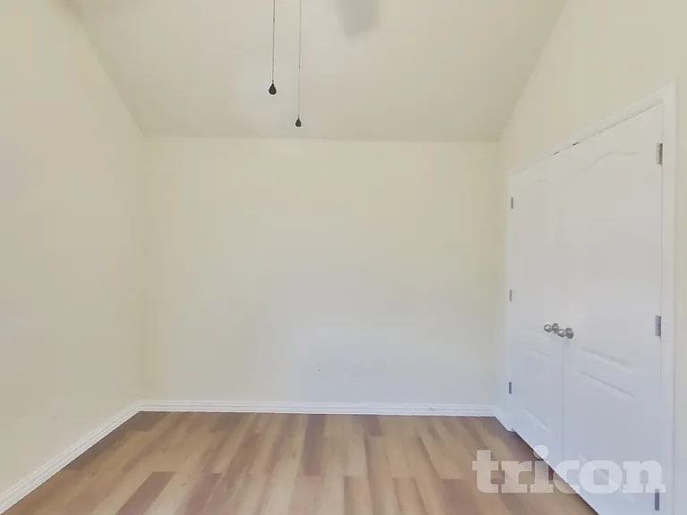1304 Meridian Dr — Photo 13