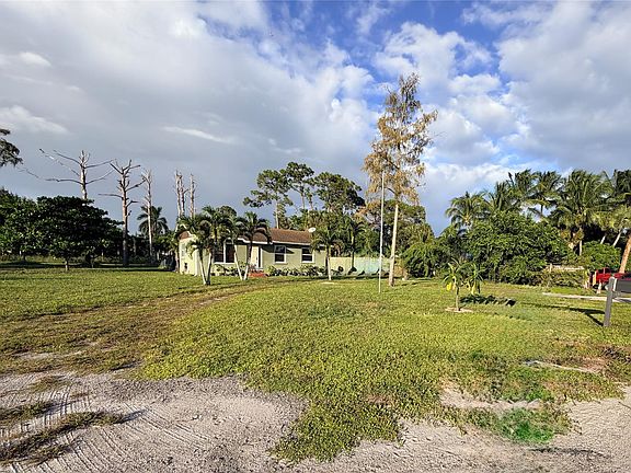 2nd image of 5211 Pine Grove Drive