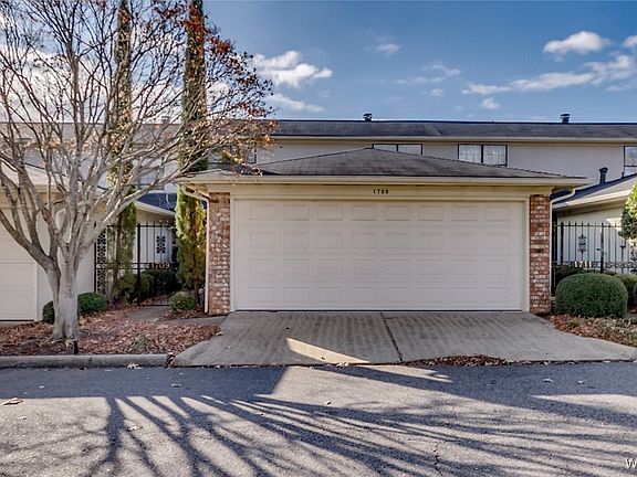 5th image of 1709 Saint Andrews Dr