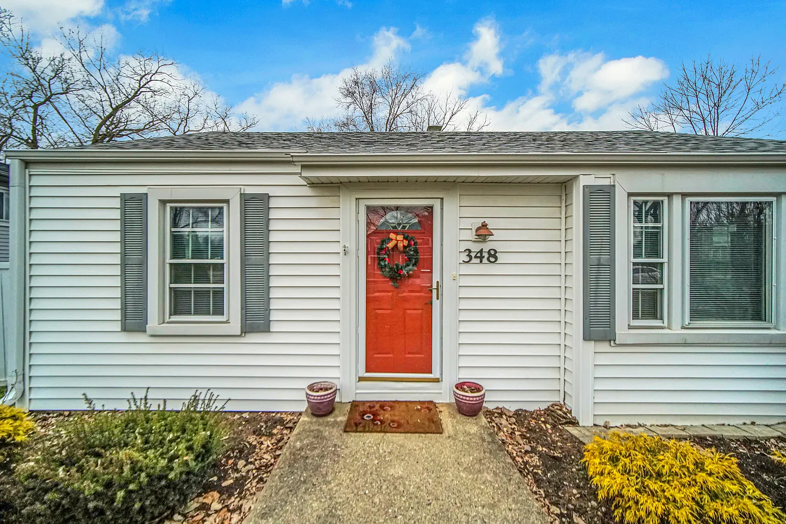 348 N Oak Ave photo 1
