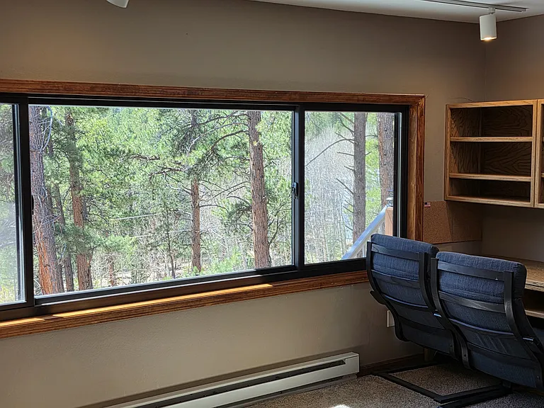 697 Northwestern Pl — Photo 17