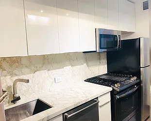 Rented by City Zen Realty