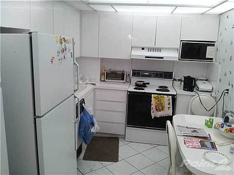 3rd image of 100 Bayview Dr APT 1404