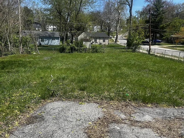 5300 Grove Ave — Photo 11