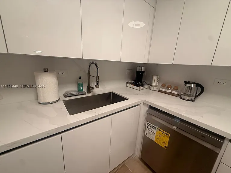 1500 Bay Rd #724S — Photo 7