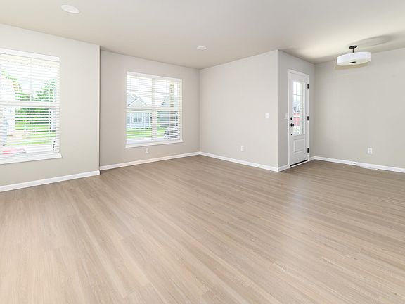 2nd image of 6513 Prairie Wood