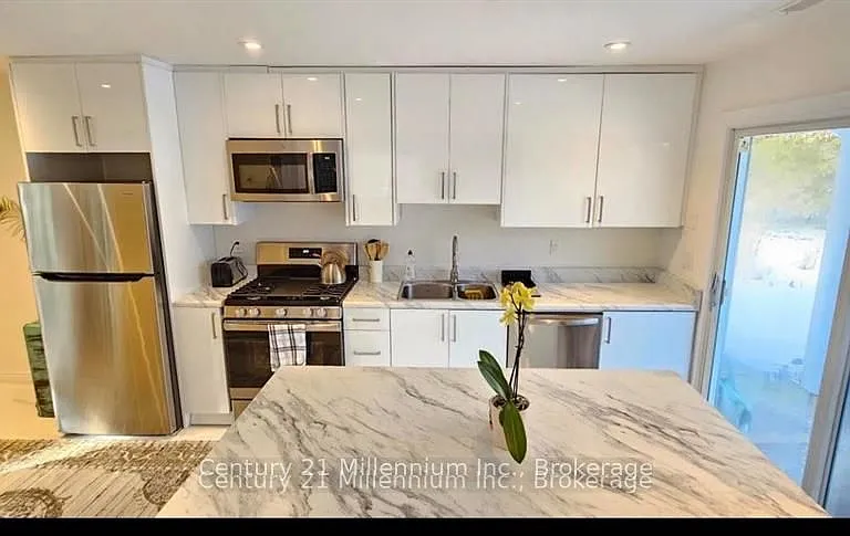 435 Napier St #B — Photo 8