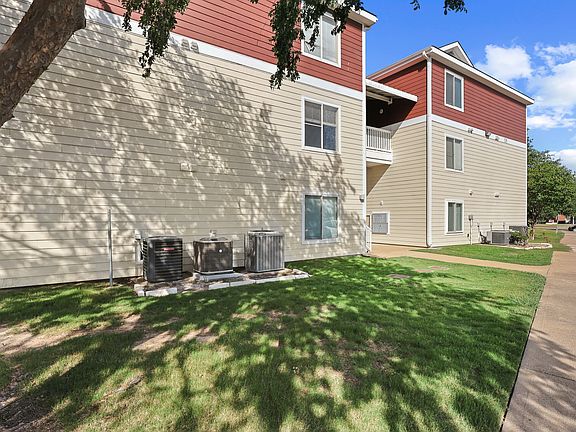 2nd image of 529 Southwest Pkwy APT 304