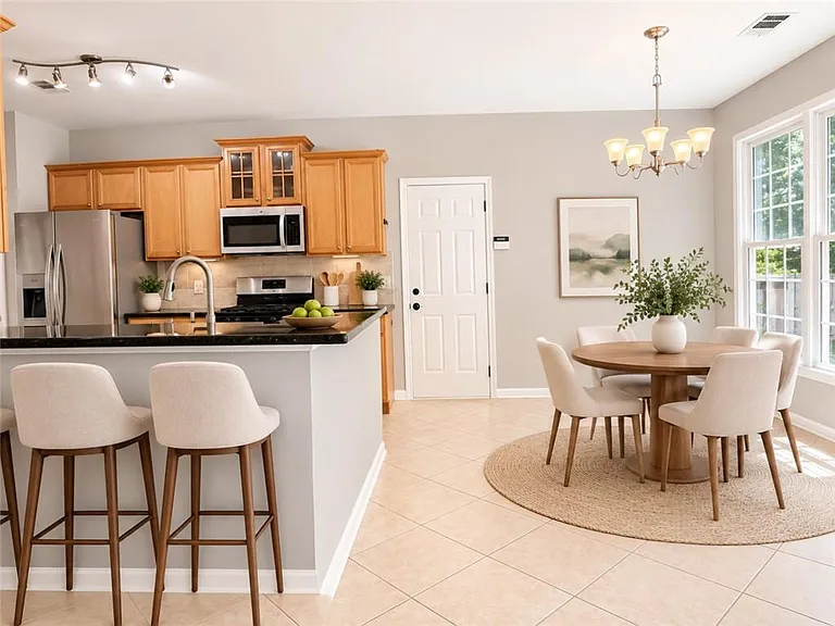 1707 Hidden Pond Cir — Photo 14